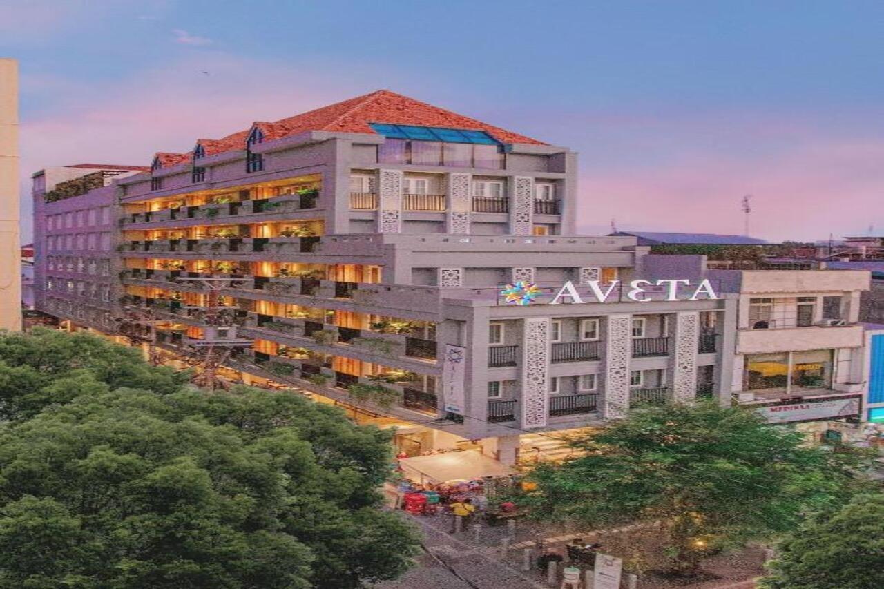 Aveta Hotel Malioboro Jogjakarta Buitenkant foto