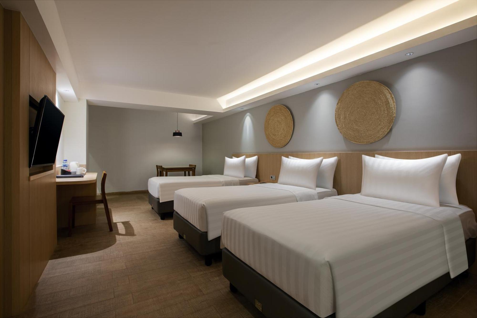 Aveta Hotel Malioboro Jogjakarta Buitenkant foto