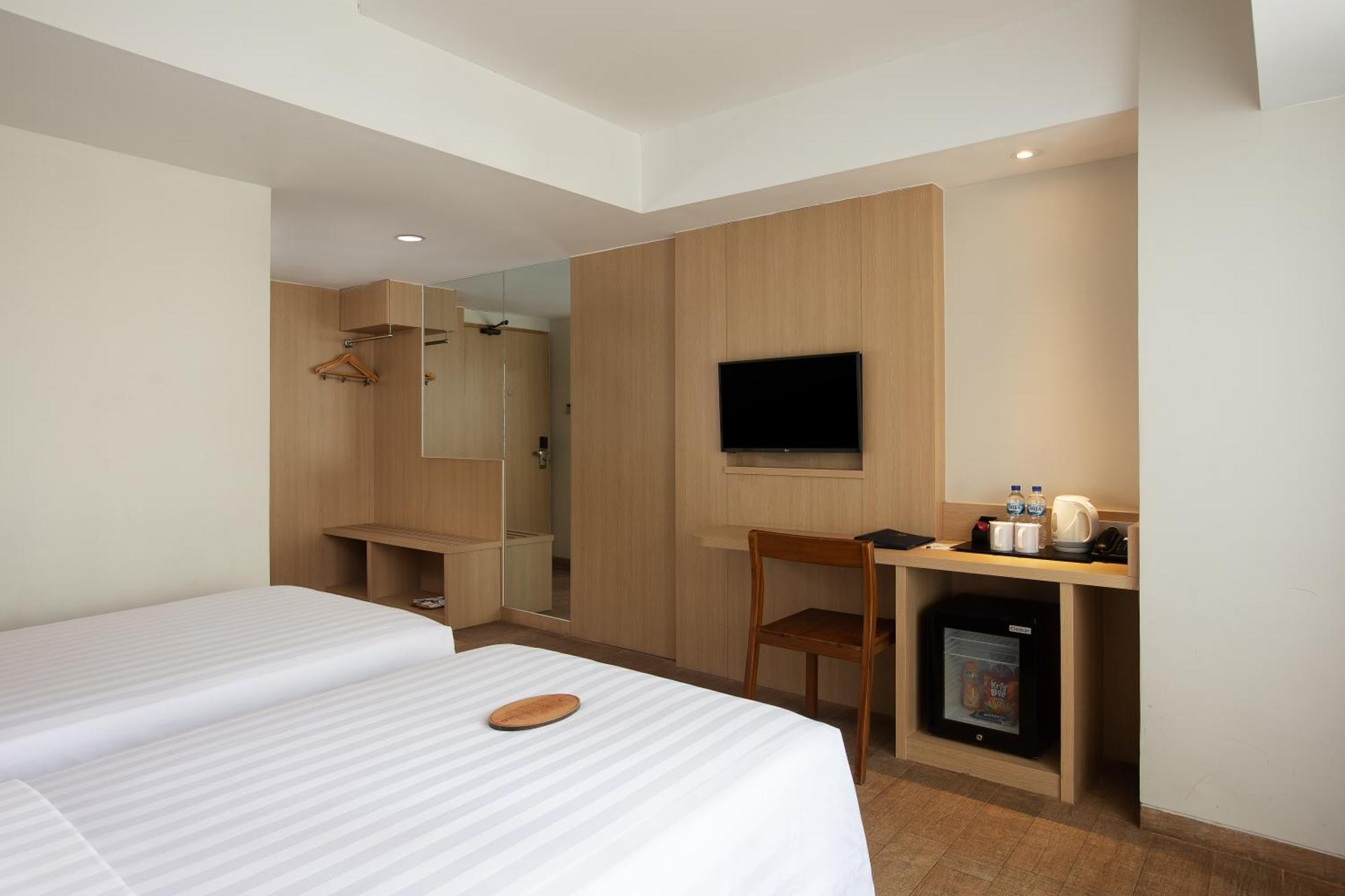 Aveta Hotel Malioboro Jogjakarta Buitenkant foto