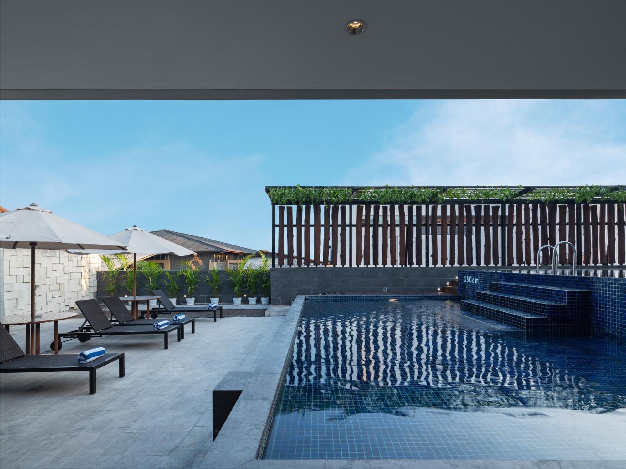 Aveta Hotel Malioboro Jogjakarta Buitenkant foto