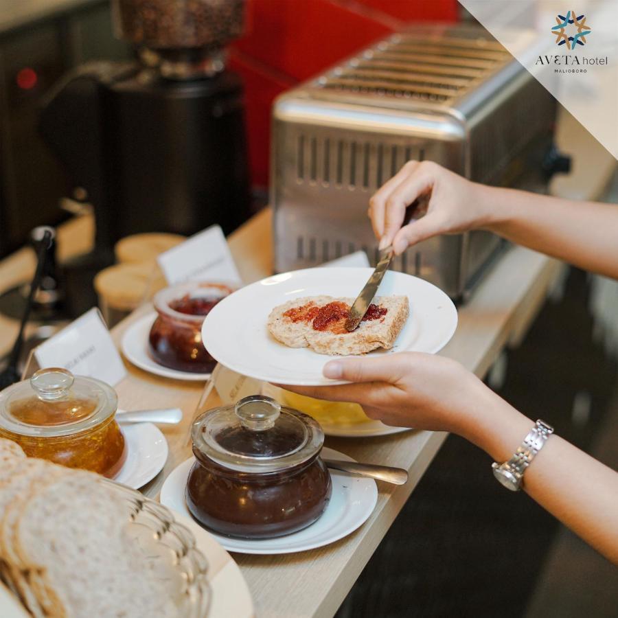 Aveta Hotel Malioboro Jogjakarta Buitenkant foto