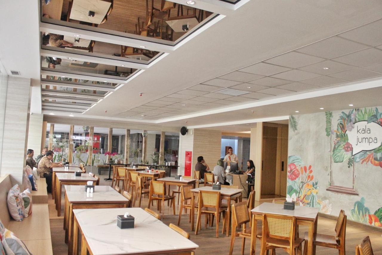 Aveta Hotel Malioboro Jogjakarta Buitenkant foto